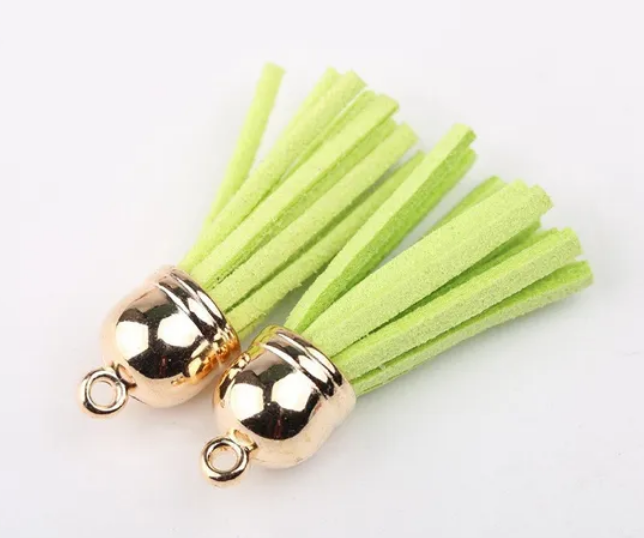 Pompons 38mm en suédine VERT POMME