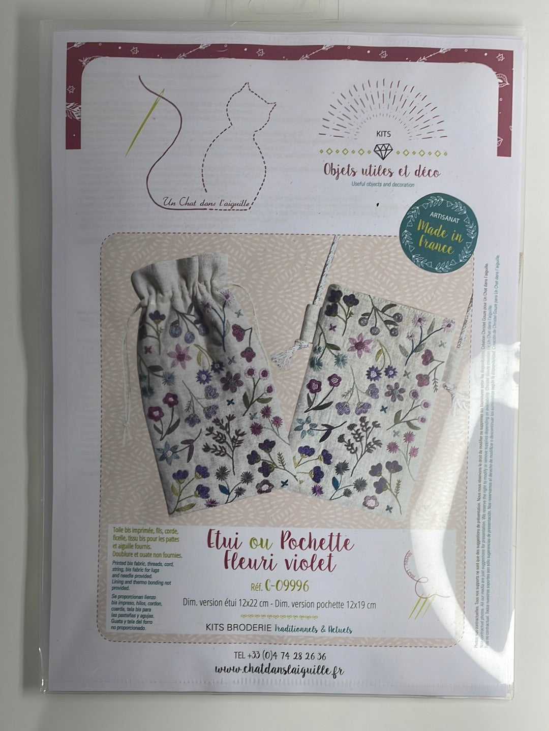 Étui fleuri ou pochette fleurie