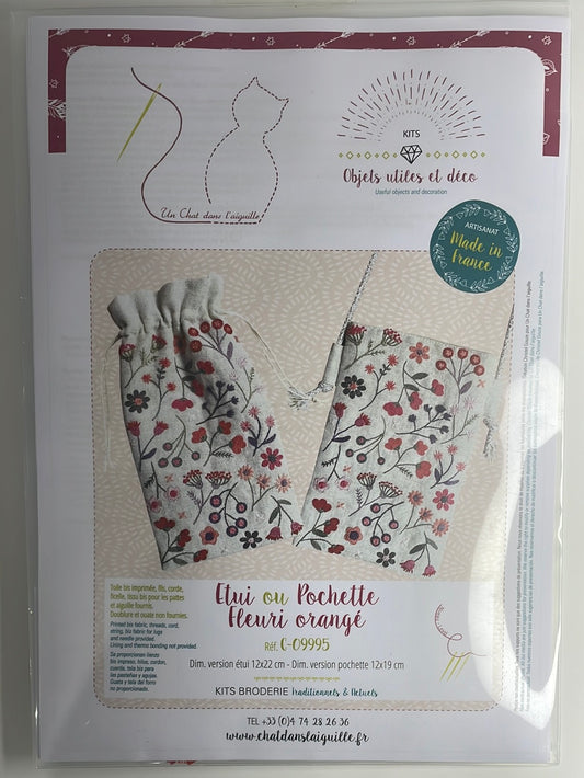 Étui fleuri ou pochette fleurie