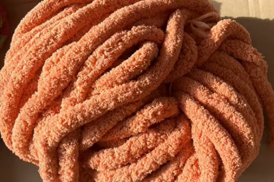 🧶 Pelote Chenille Chunky « Ultra-Doux & Résistant » – 250 g / ~25 m